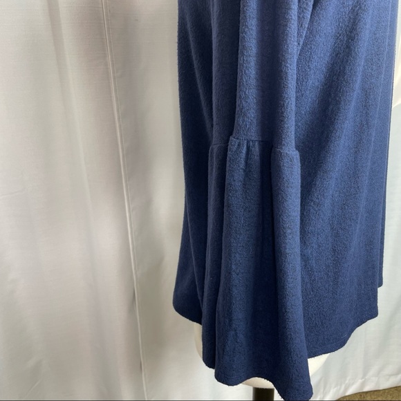 Gibson Navy Bell Sleeve Cozy Fleece Pullover - Picture 9 of 11